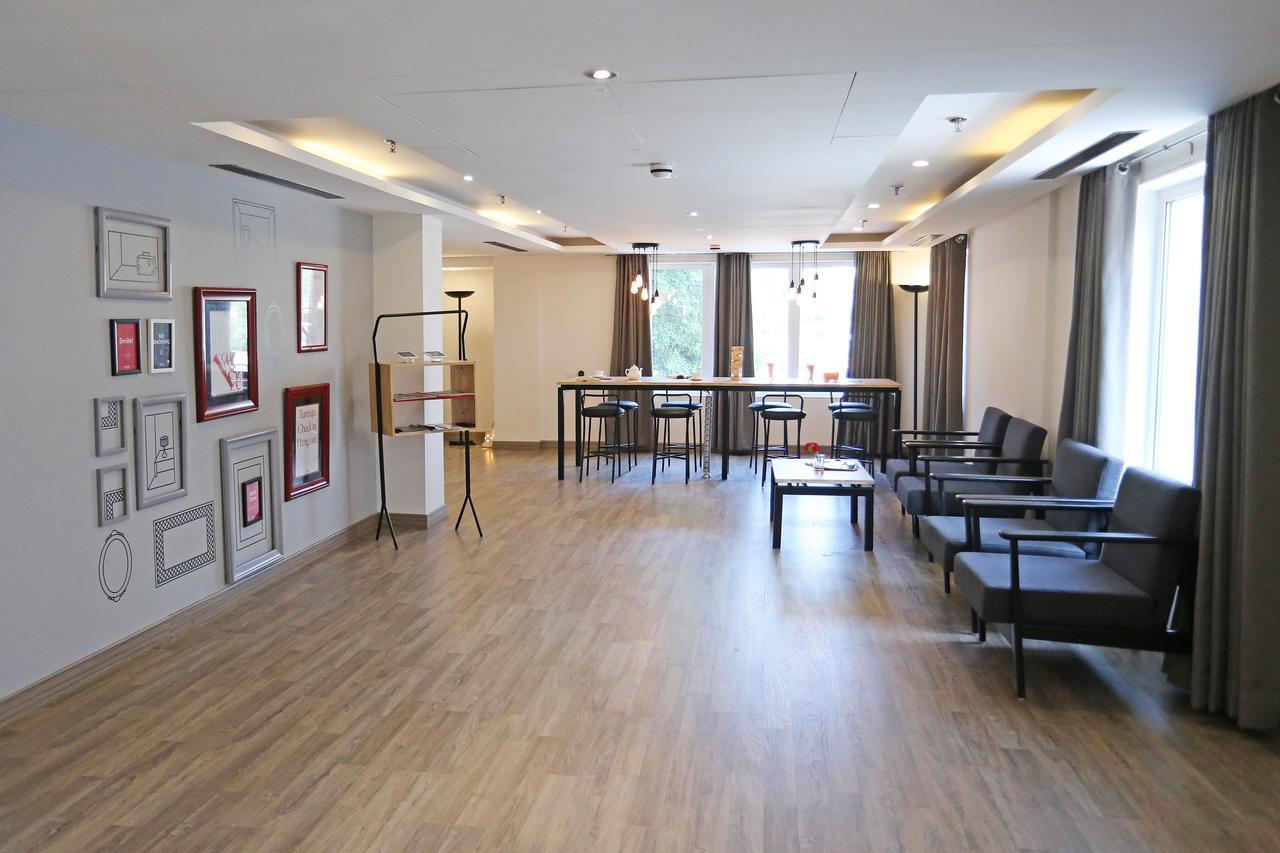 فندق Oyo Townhouse 015 Lajpat Nagar نيودلهي المظهر الخارجي الصورة