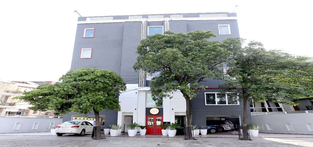 فندق Oyo Townhouse 015 Lajpat Nagar نيودلهي المظهر الخارجي الصورة